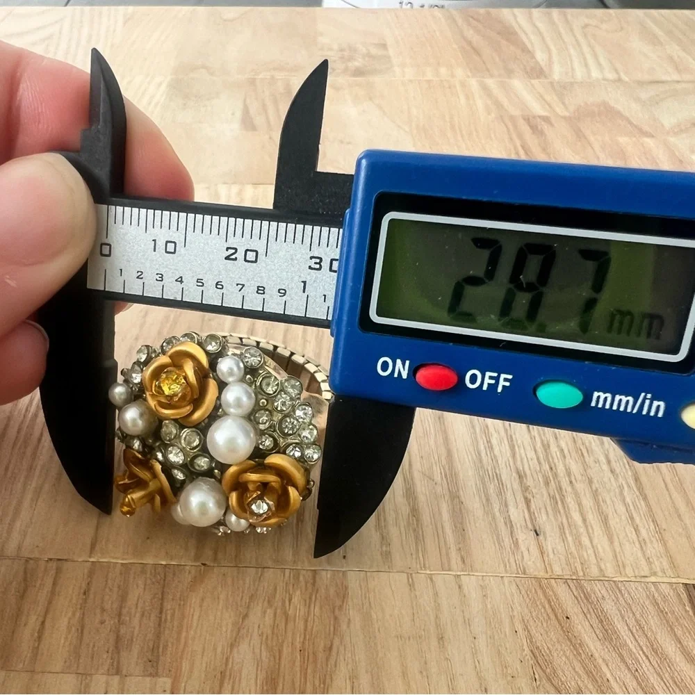 Vintage gold tone cluster peek a boo hidden watch ring NEW BATTERY
